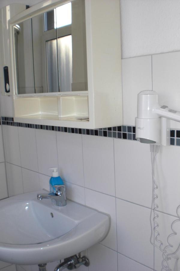Hotel Komet Dusseldorf Ngoại thất bức ảnh